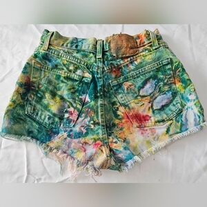 Vintage Levi’s Cutoff Tie-Dye Denim Shorts Women’s Size 24" Distressed Festival